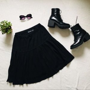 vintage pleated witchy black skirt